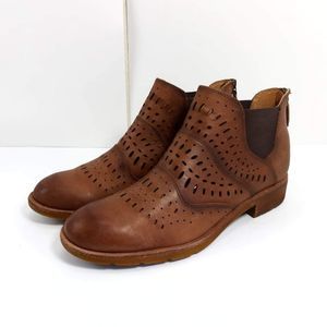 sofft sneaker bootie